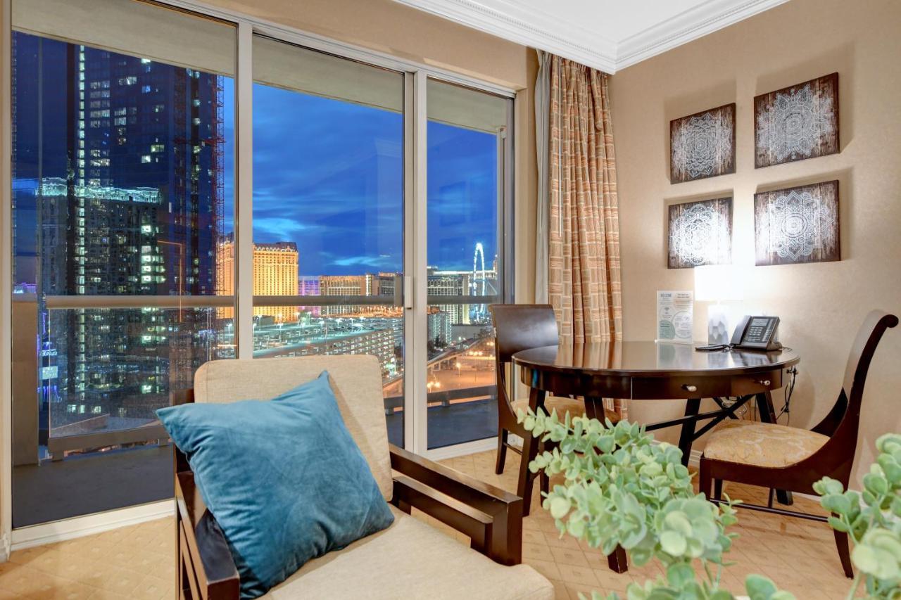 Balcony Full Strip View Suite Mgm Signature Free Valet Las Vegas Luaran gambar