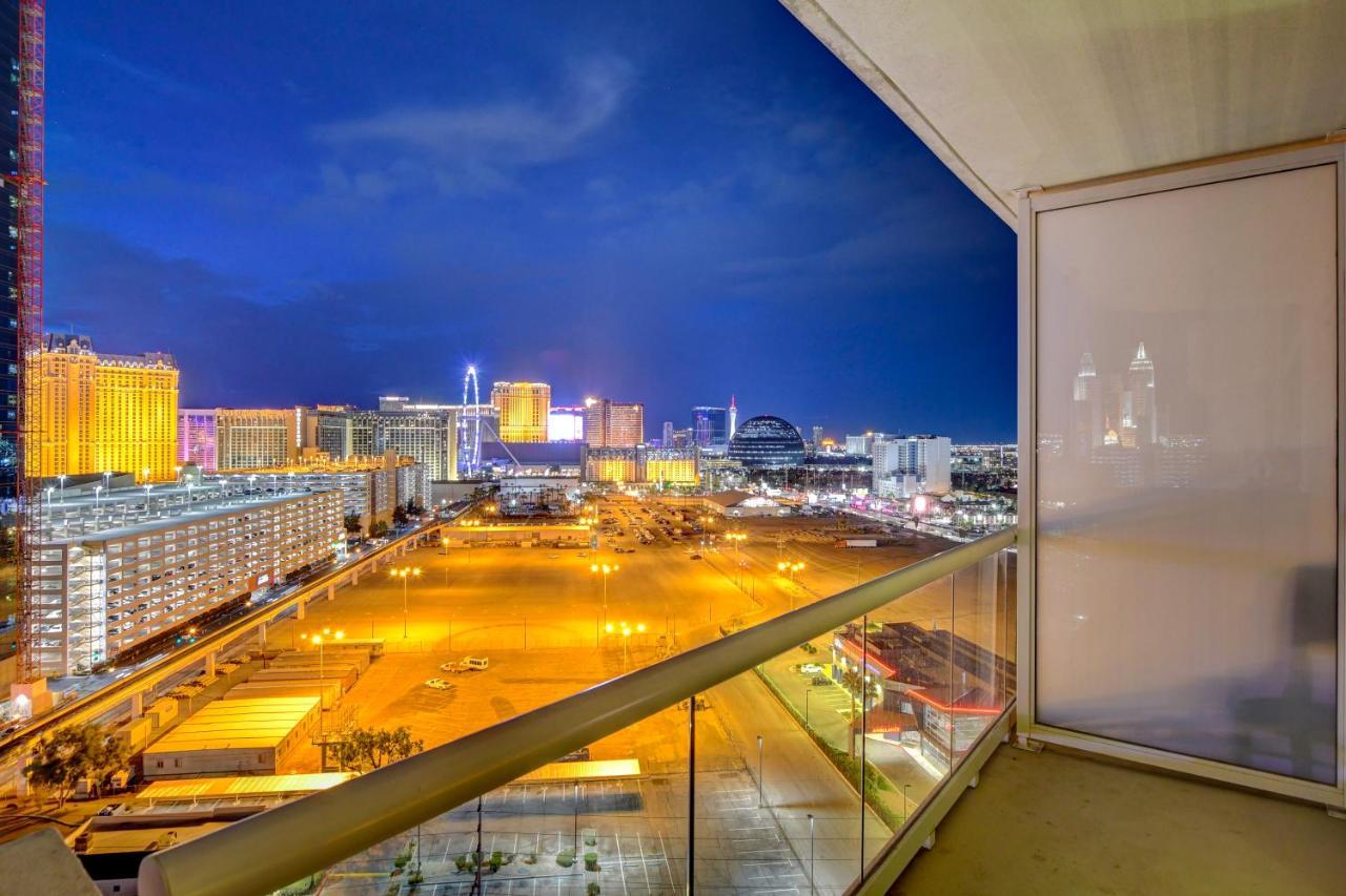 Balcony Full Strip View Suite Mgm Signature Free Valet Las Vegas Luaran gambar
