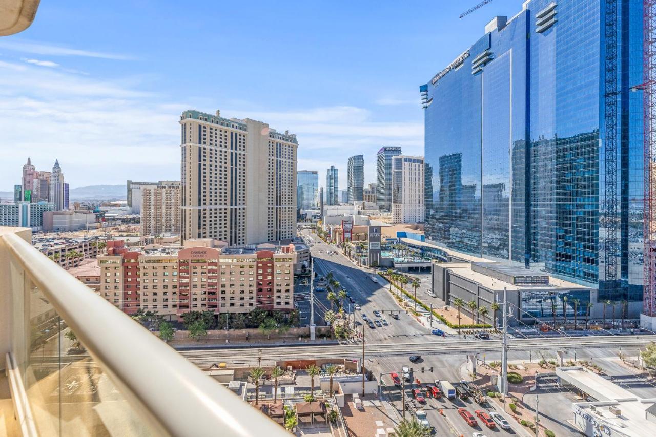 Balcony Full Strip View Suite Mgm Signature Free Valet Las Vegas Luaran gambar