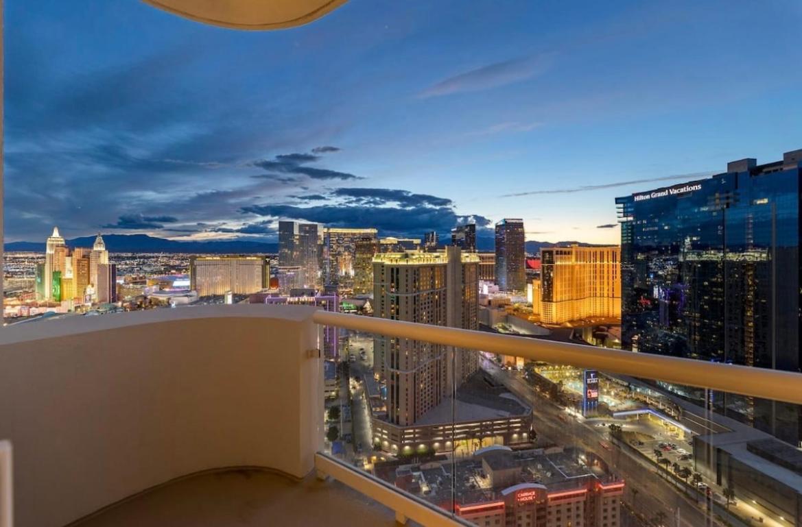 Balcony Full Strip View Suite Mgm Signature Free Valet Las Vegas Luaran gambar