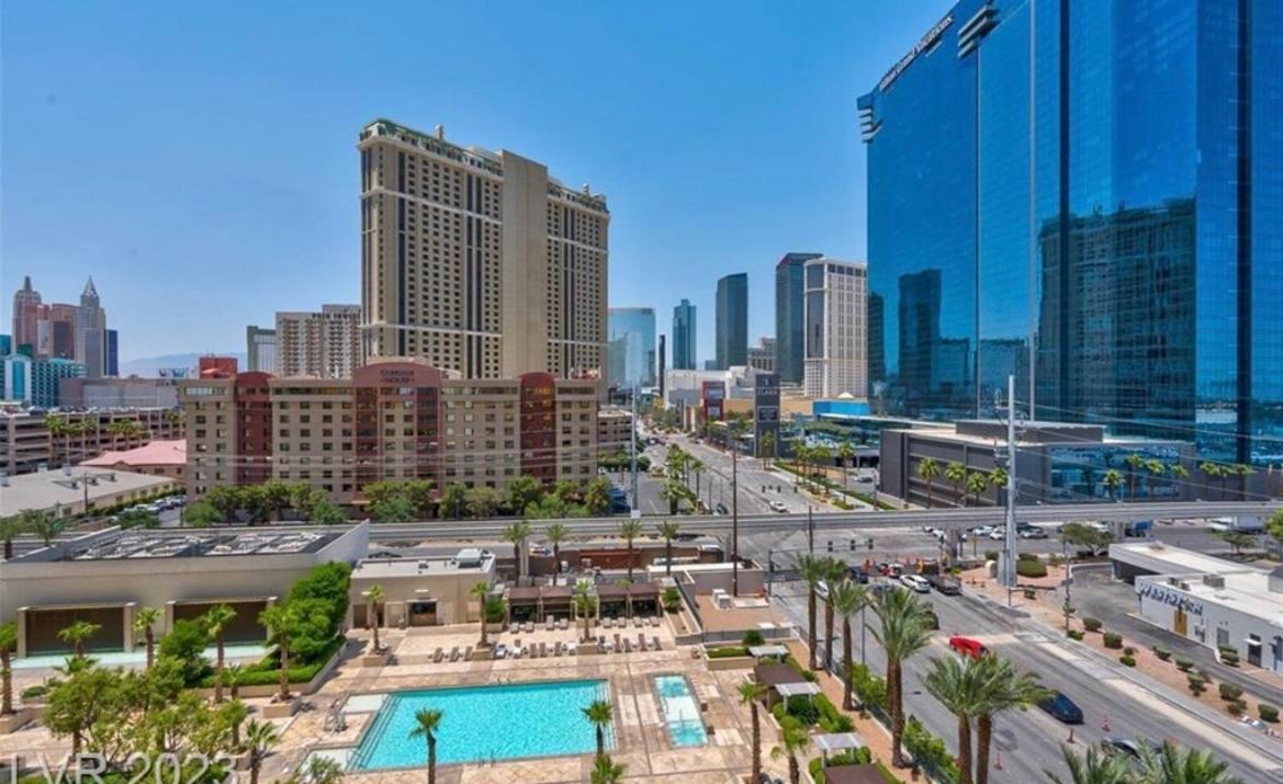 Balcony Full Strip View Suite Mgm Signature Free Valet Las Vegas Luaran gambar