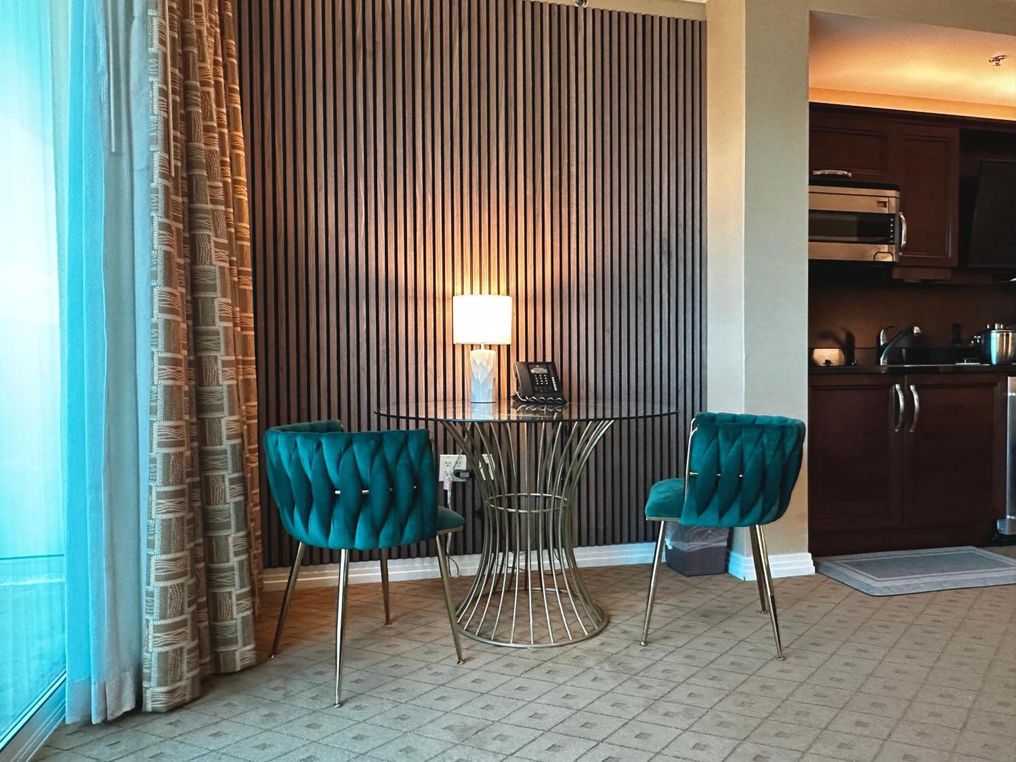 Balcony Full Strip View Suite Mgm Signature Free Valet Las Vegas Luaran gambar