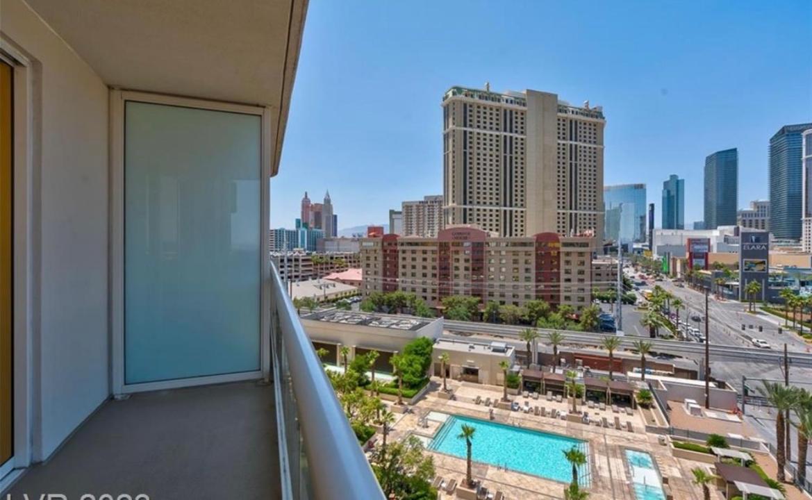 Balcony Full Strip View Suite Mgm Signature Free Valet Las Vegas Luaran gambar